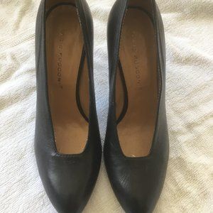 Leather shoes/pumps